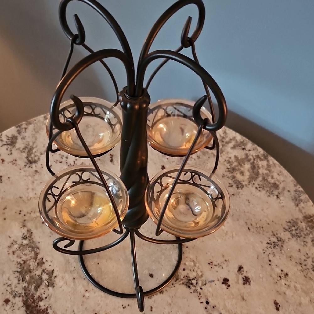 Elegant Black Metal Candle Holder - Picture 2 of 6